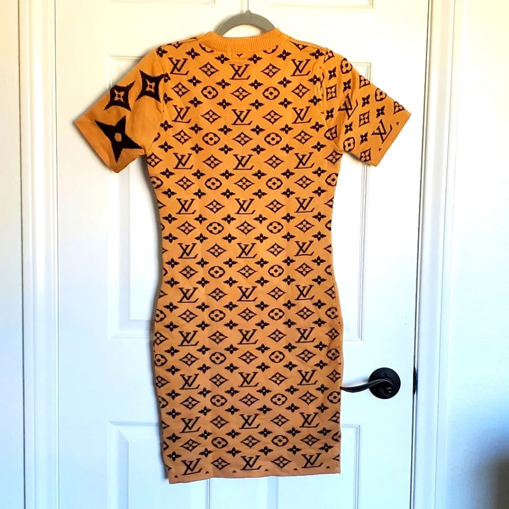 NWT Tan Short Sleeve Bodycon Mini Dress - Picture 2 of 3